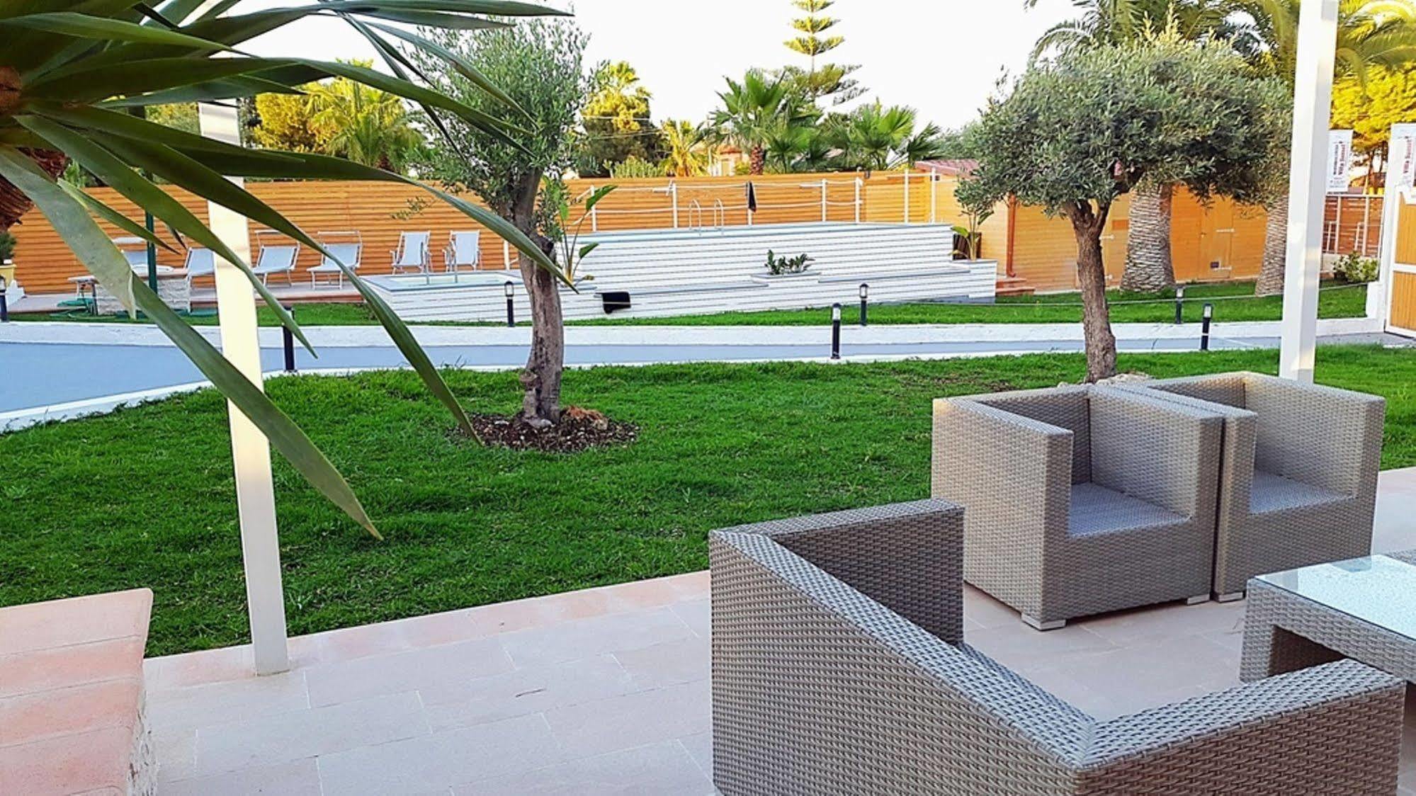 Villa Sunset B&B/Apartments Fontane Bianche Kültér fotó